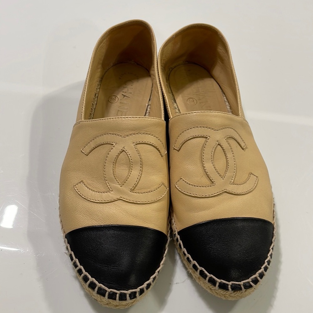 ♥️Authentic Chanel Lambskin CC Espadrilles